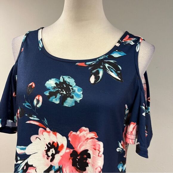 Floral cold shoulder short sleeve loose fit dress size medium - Picture 2 of 12